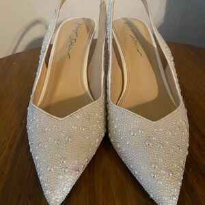 Betsey Johnson Clark Ivory Rhinestone Slingback Heels Size 8M